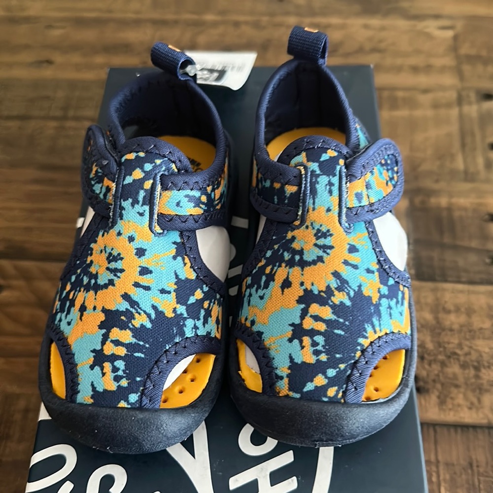 OSHKOSH B'GOSH TODDLER AQUATIC WATER SHOES/SANDALS:BLUE/ORANGE TIE DYE: NIB: 5